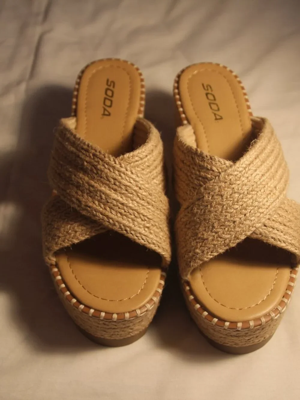 Shoes platform. Size 7. Soda brand. New.